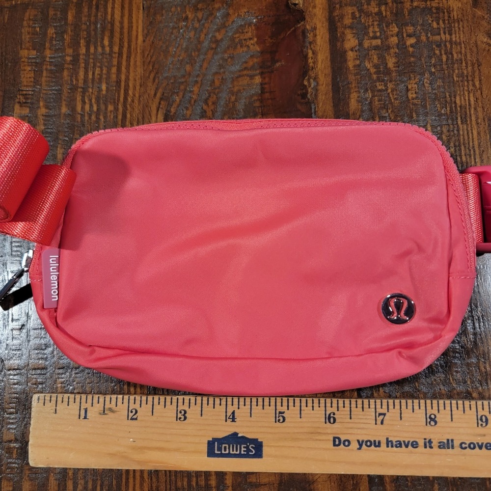 Lululemon Pink Everywhere Belt Bag 1L Crossbody Waist Pack Fanny NWOT EXCELLENT
